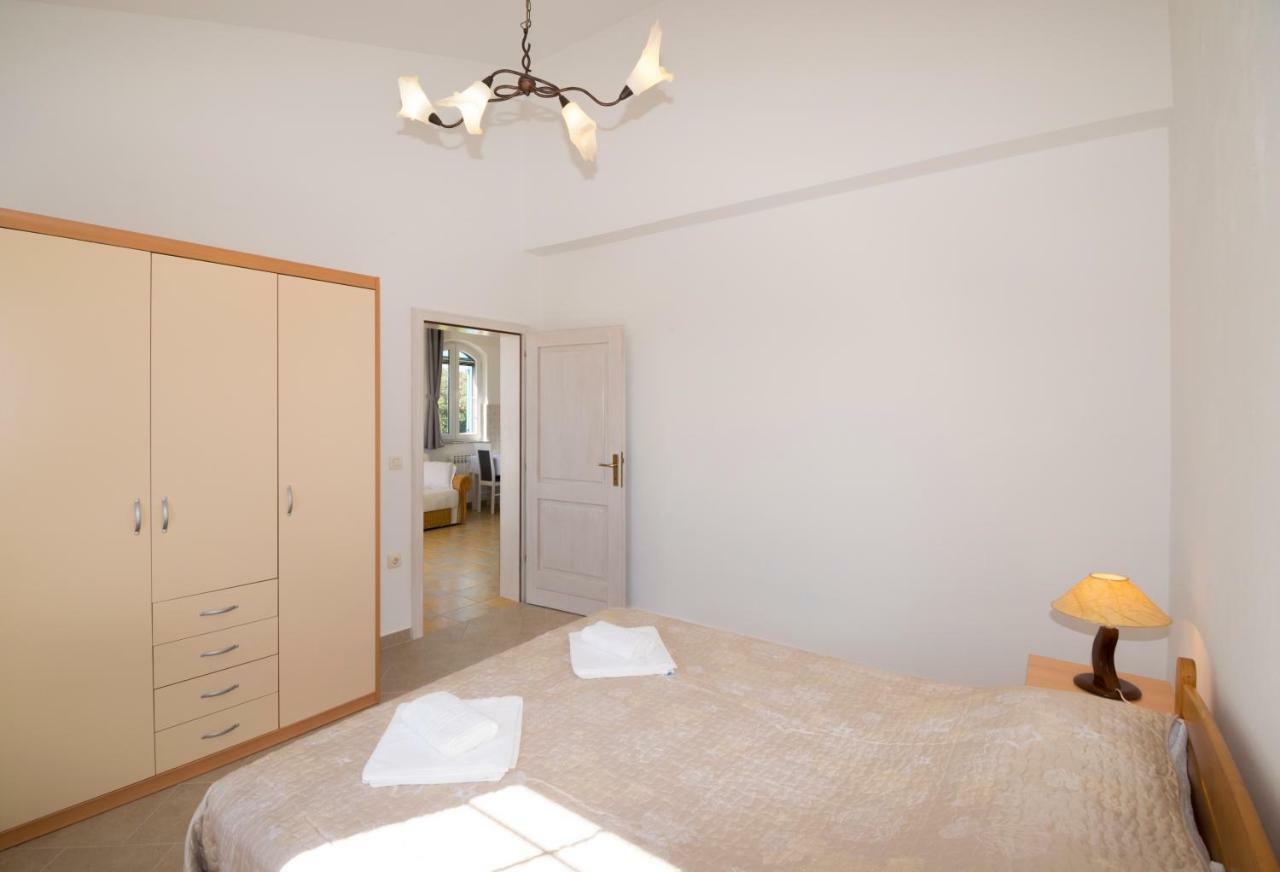 Apartman Mendula Premantura Buitenkant foto