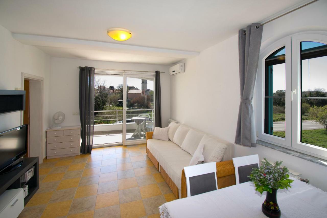 Apartman Mendula Premantura Buitenkant foto